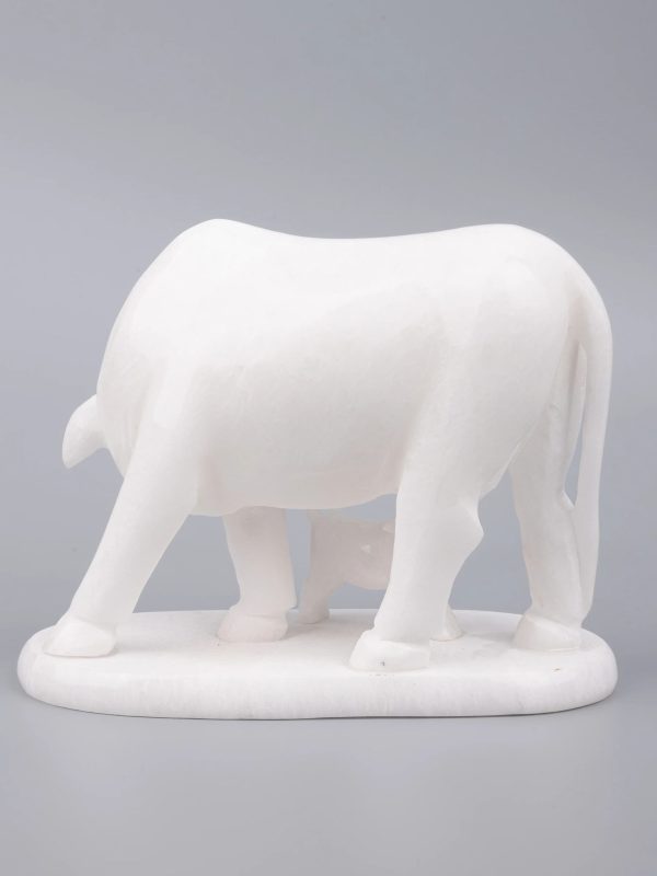 White marble Kamdhenu Cow with calf statue - Image 3