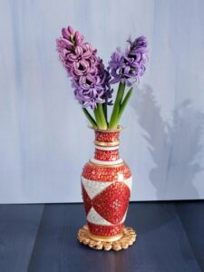 MARBLE FLOWER VASE WITH MEENAKARI WORK