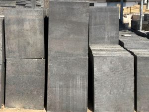 R Black Unpolished